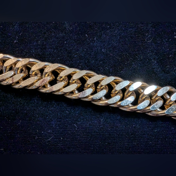 Vtg Unisex Napier heavy Gold tone link bracelet S - Picture 2 of 5